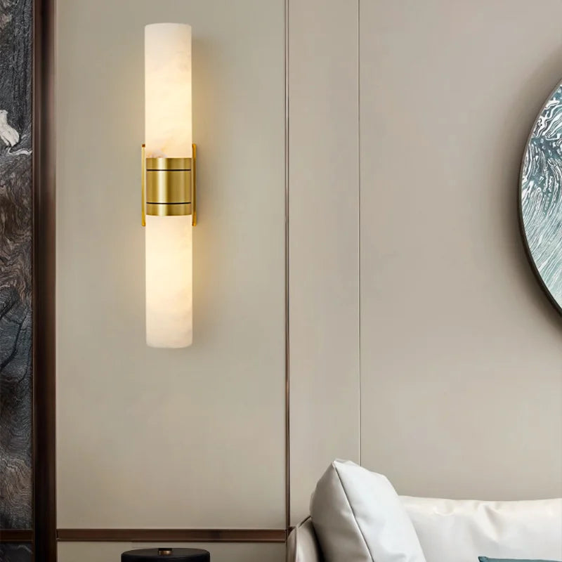 Applique murale en marbre et cuivre – Éclairage LED sculptural