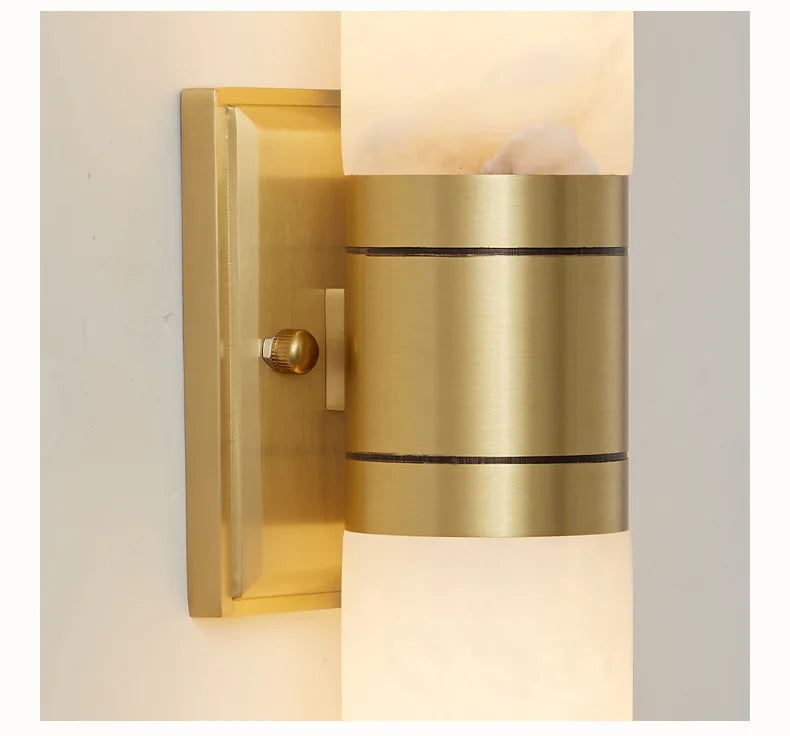 Applique murale en marbre et cuivre – Éclairage LED sculptural