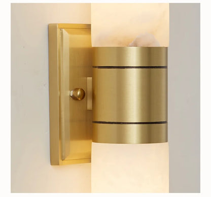 Applique murale en marbre et cuivre – Éclairage LED sculptural