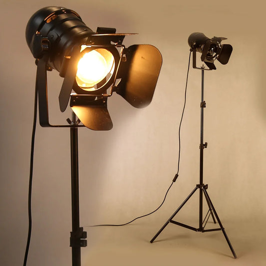 Lampadaire industriel trépied vintage – Style rétro