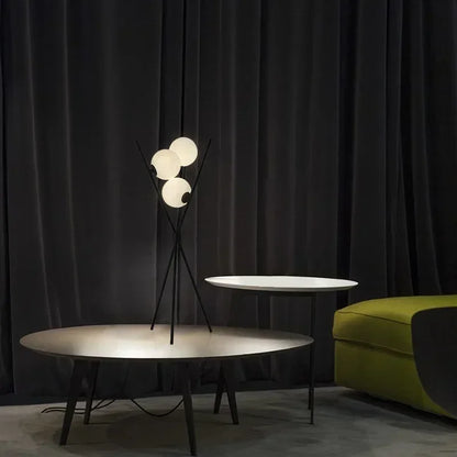 Lampadaire LED boule de verre – Trépied métal noir moderne
