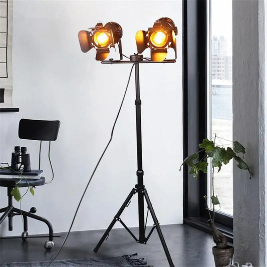 Lampe industrielle vintage sur trépied – Lampadaire déco