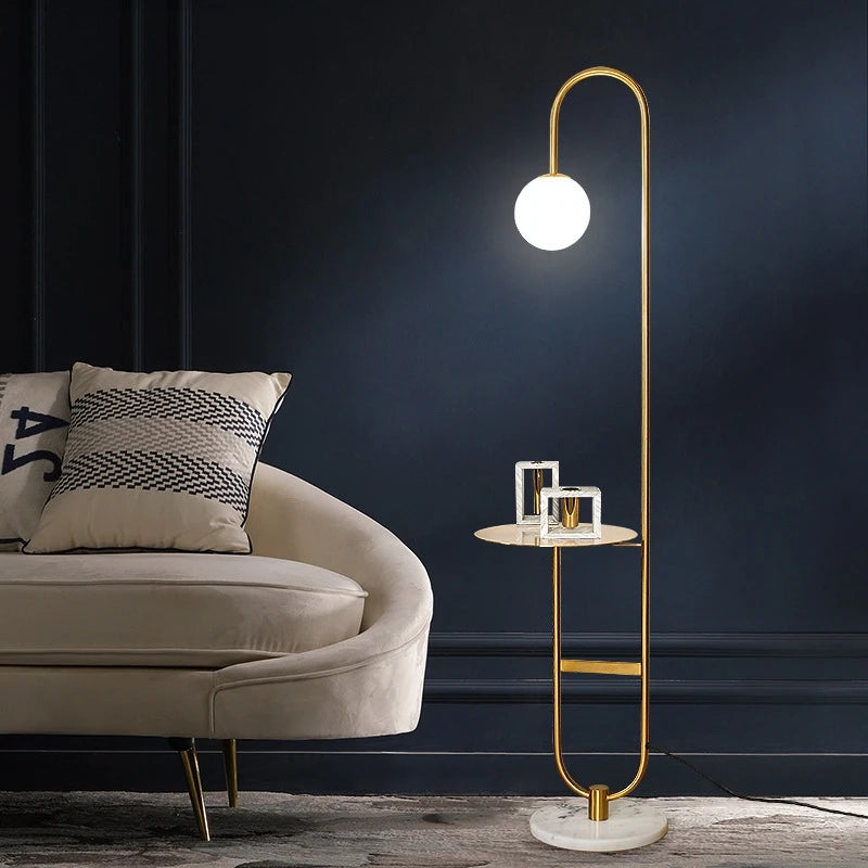 Lampadaire scandinave en métal – Éclairage doux moderne