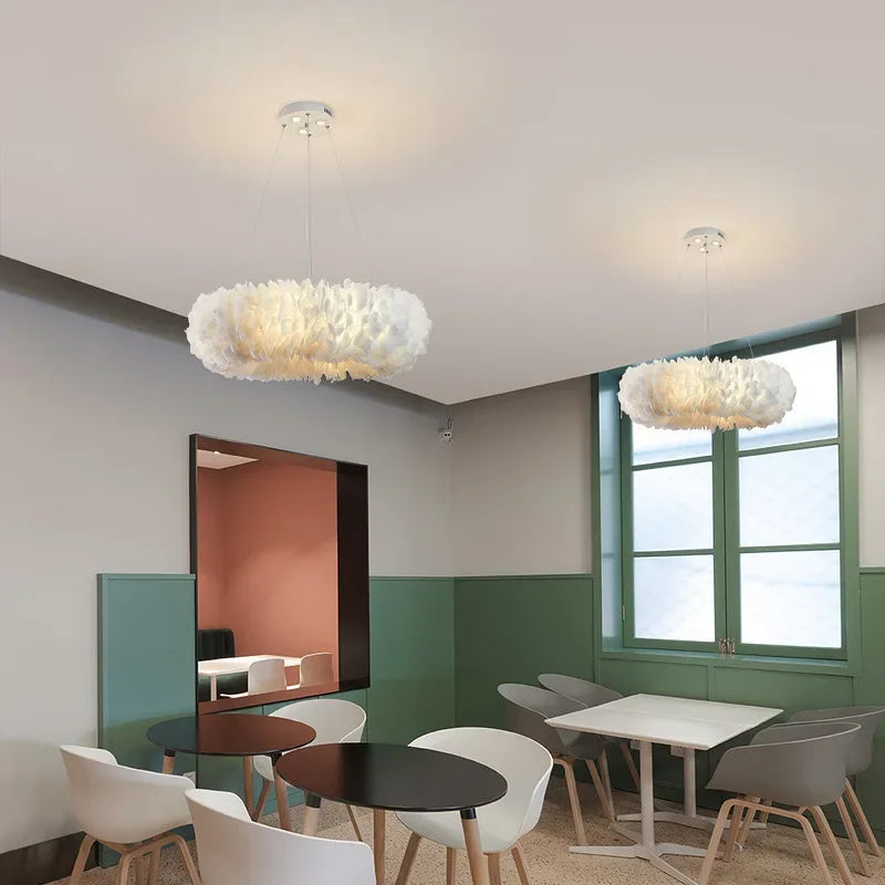 Suspension LED en plumes – Design nordique moderne